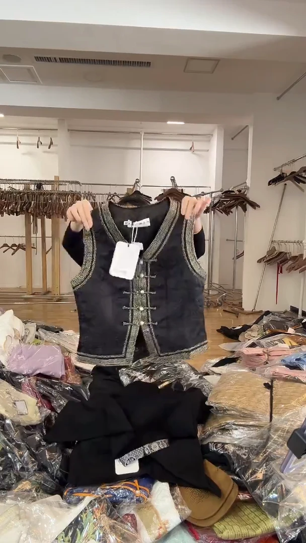 M105斤以里   马甲