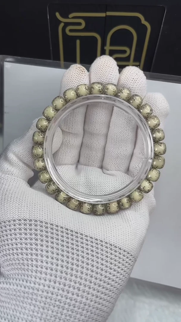 手串星月菩提小驼包8x7.c529