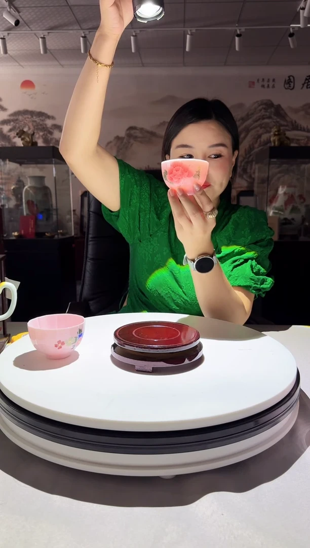陶瓷红稀土芙蓉花口杯