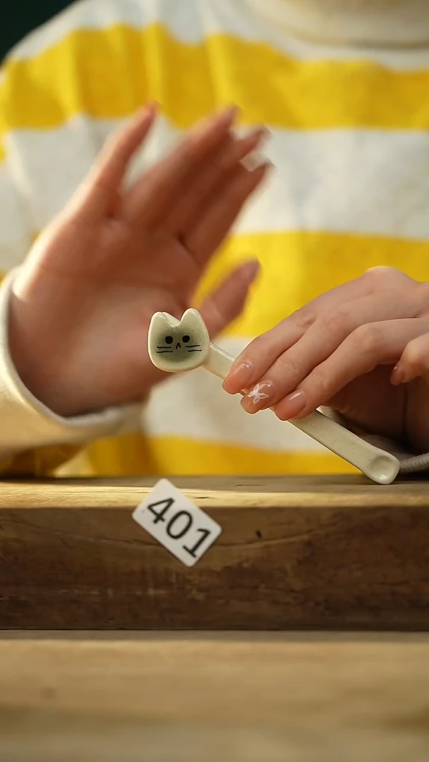 【闪购商品】瓷片新品！设计师手捏转纽小猫搅拌棒