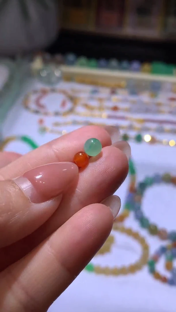 【闪购商品】定制翡翠未镶嵌两颗珠子1800+180