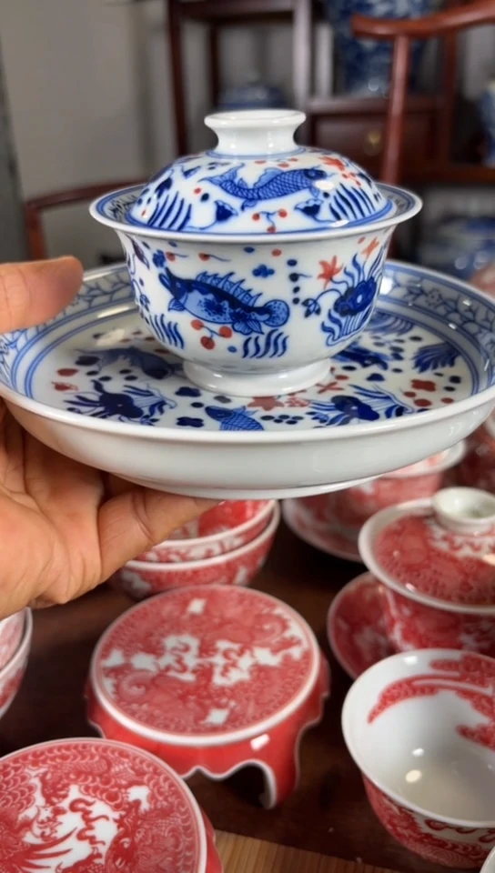 柴窑青花釉里红鱼藻纹三才盖碗