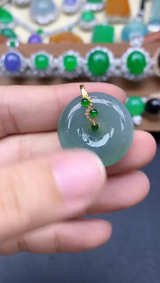 颈饰18K金镶嵌翡翠330-中国好珍宝