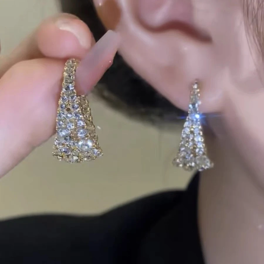 铜合金耳饰 超闪气质耳圈小众独特高级感轻奢复古百搭耳饰B455