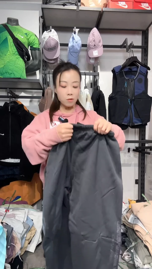 1260编码 瑕疵款直播间过款为准 尺码    身高  170