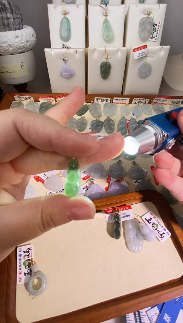 【闪购商品】翡翠颈饰未镶嵌天然缅甸A货翡翠颈饰配绳带礼盒