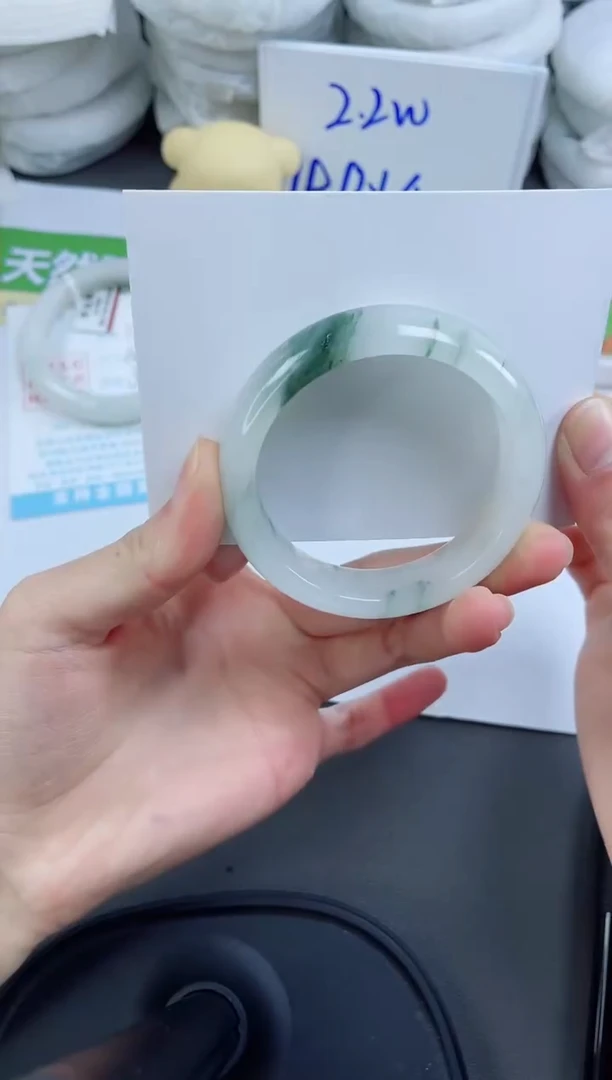 【闪购商品】石英质玉手镯未镶嵌122-50.7