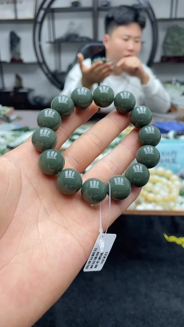 未镶嵌手串和田玉沙枣青豆青16圆珠