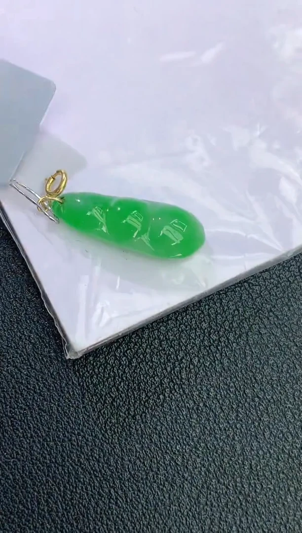 颈饰18K金镶嵌翡翠赠礼盒证书 麦麦