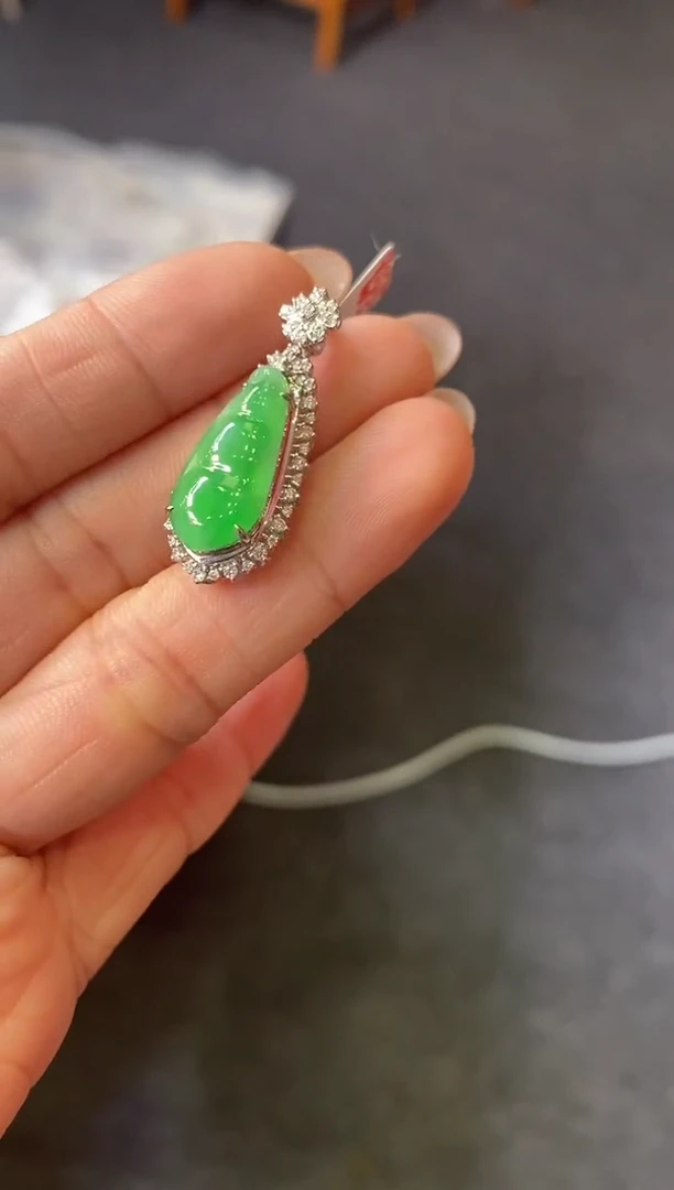 翡翠18K金镶嵌吊坠(不含链)福豆