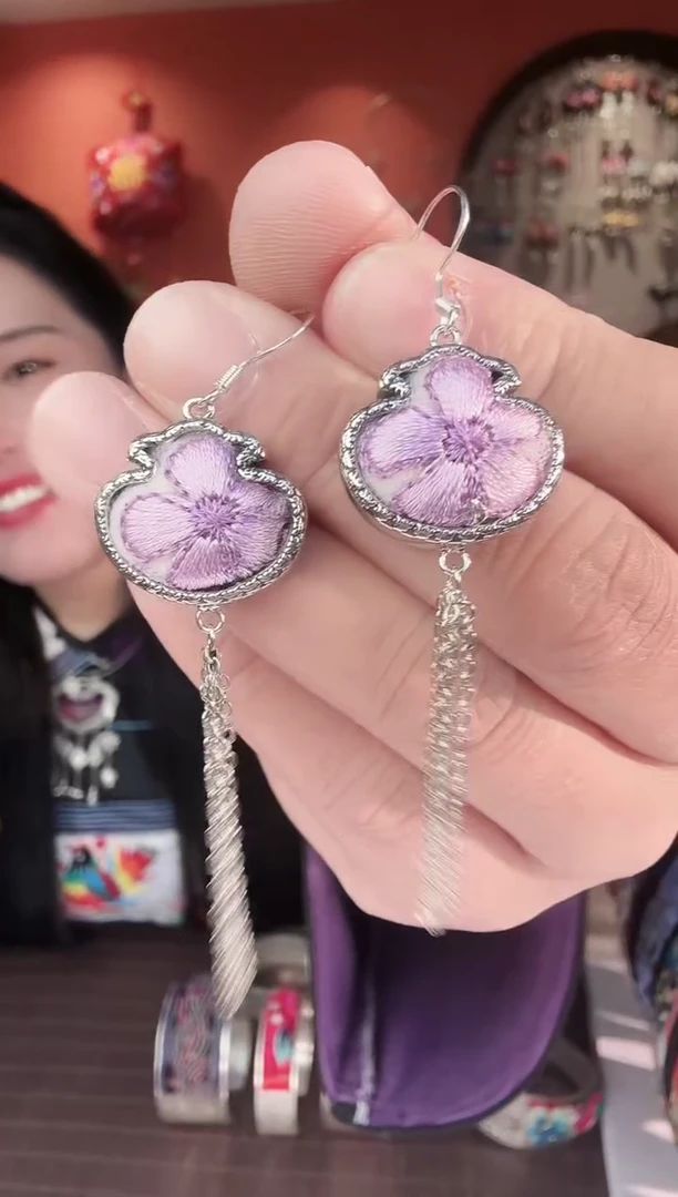 织绣手工苗绣刺绣饰品56