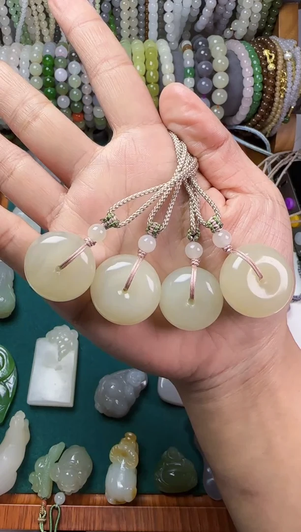 【闪购商品】和田玉无未镶嵌平安扣多样性发其一