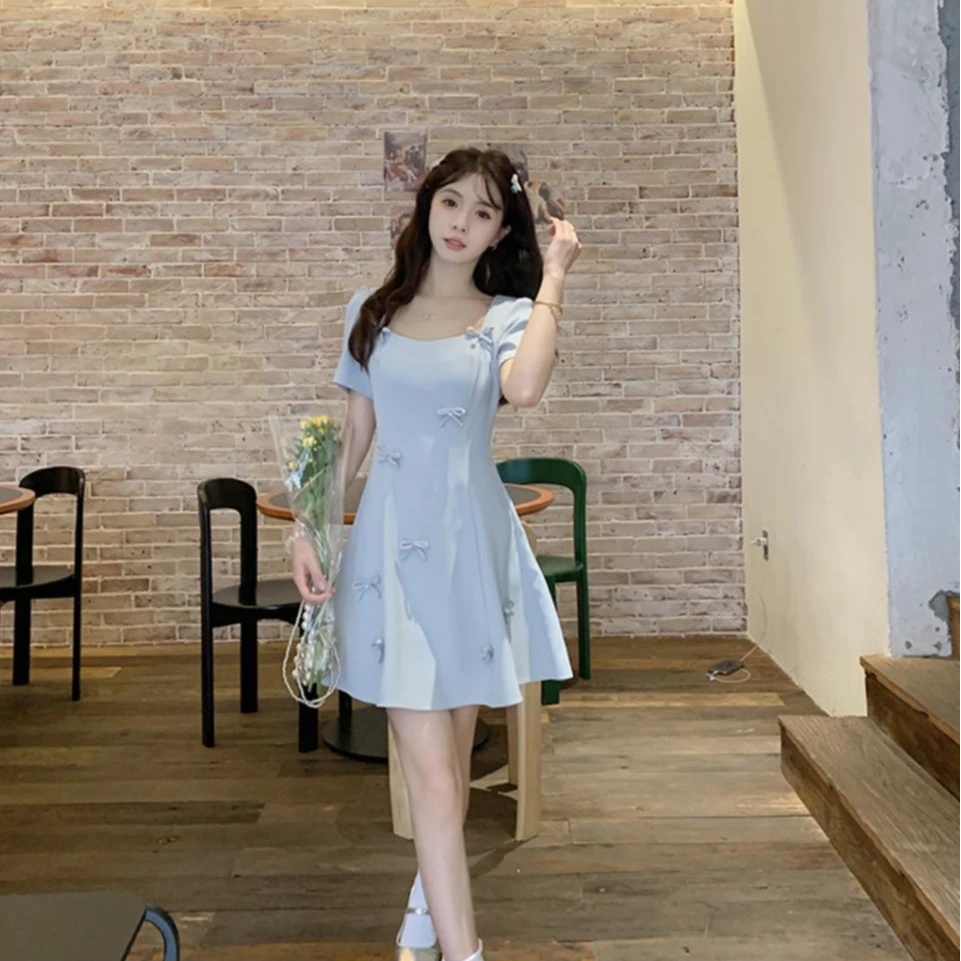 大码女装夏季新款法式复古方领连衣裙设计感蝴蝶结名媛度假长裙