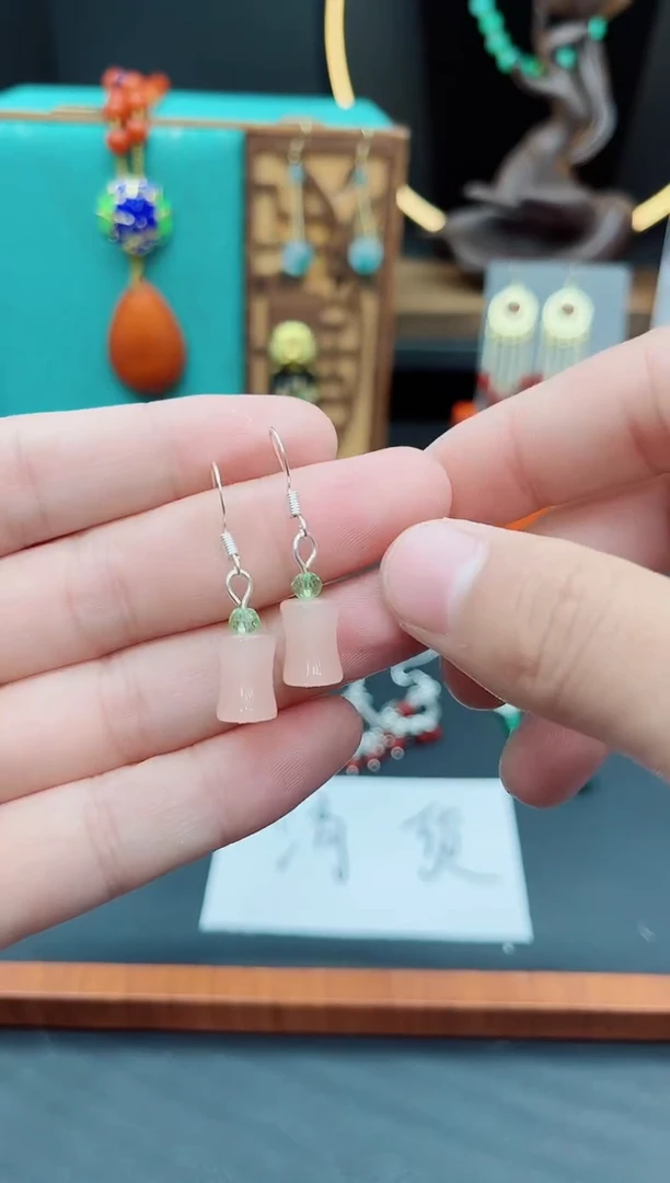 【闪购商品】玛瑙/玉髓耳钉银S925镶嵌236000