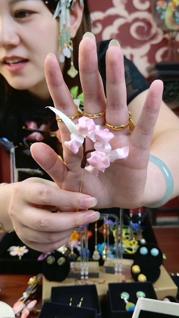 刺绣纯手工非遗绒花