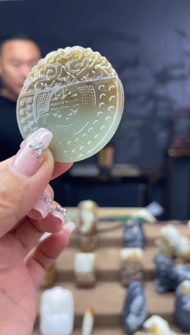 颈饰未镶嵌和田玉1