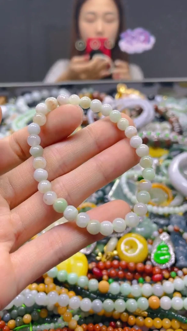 颈饰未镶嵌翡翠5MM/T/翡翠A货，一件也是批发价