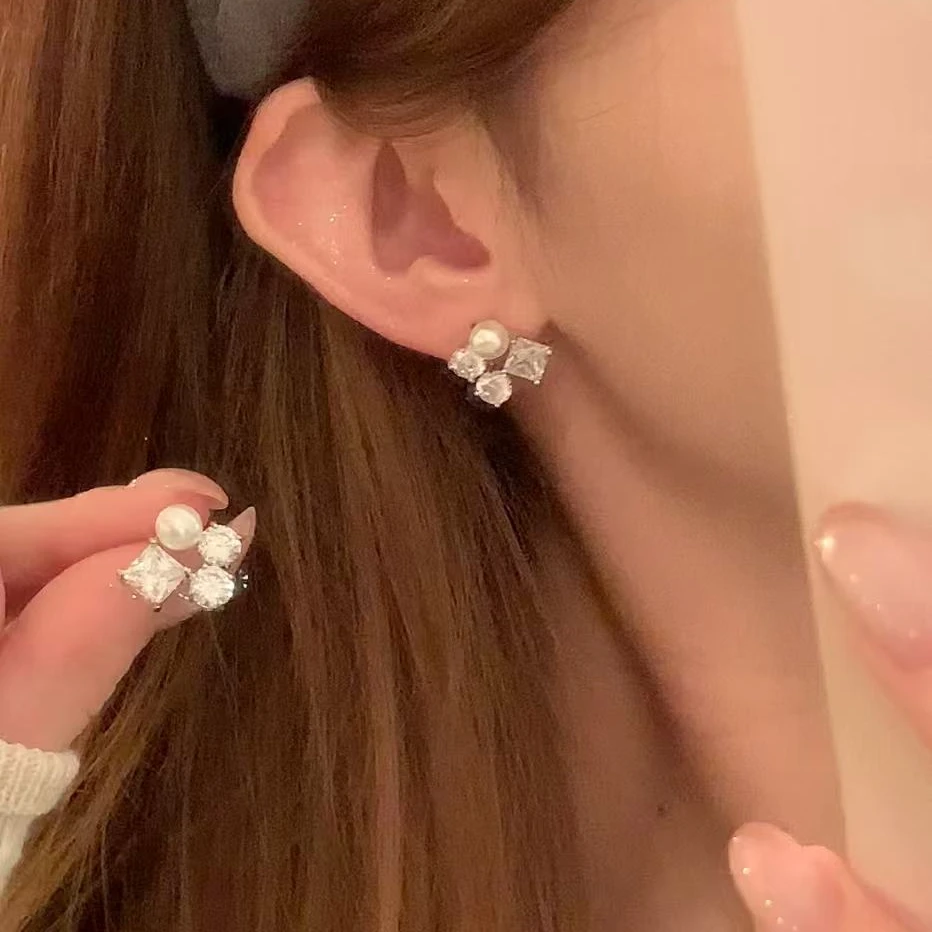 铜合金锆石耳饰 许妍同款轻奢爆闪锆石珍珠耳环女气质耳针耳饰