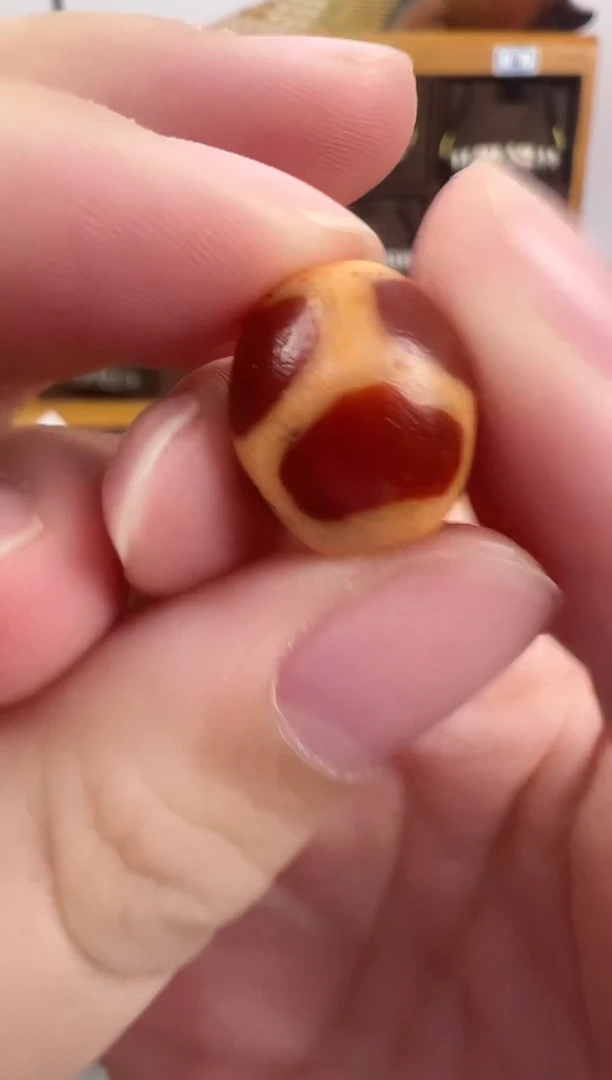 玛瑙/玉髓（覆膜）颈饰未镶嵌115.（微瑕）