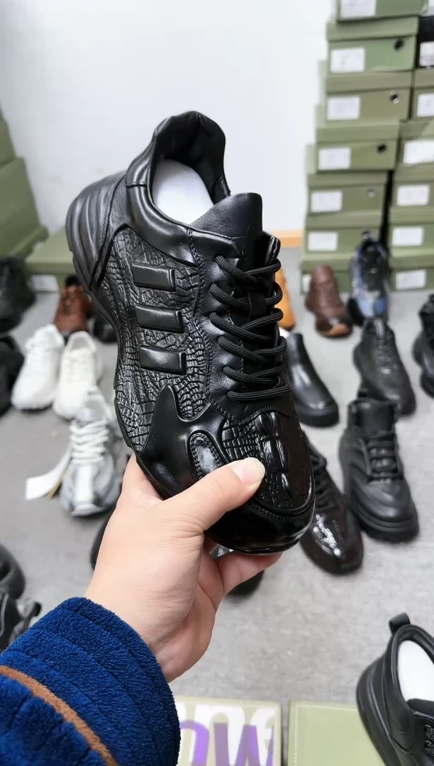 磨砂皮（牛皮）42码黑色7618