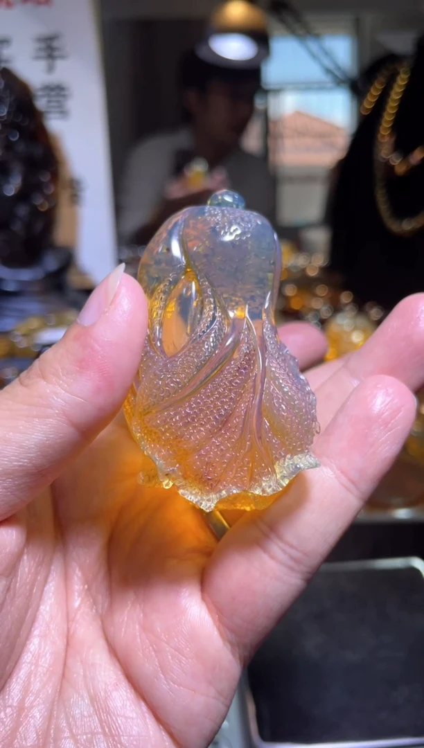 【闪购商品】琥珀裸石未镶嵌金蓝 百财