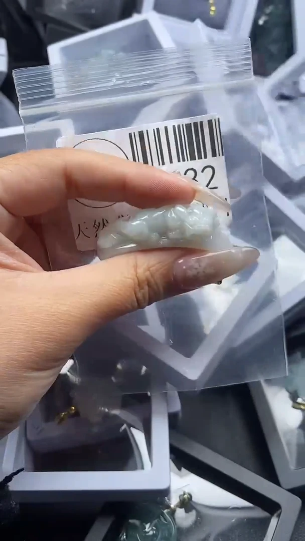 颈饰未镶嵌翡翠3432