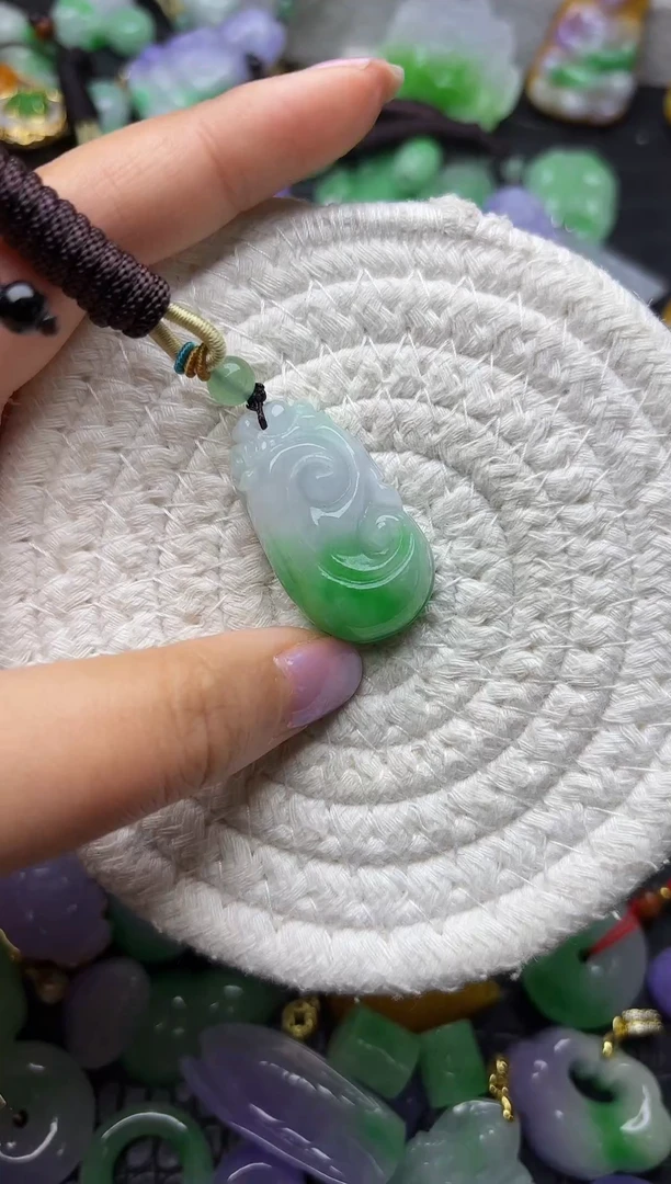 颈饰未镶嵌翡翠缅甸翡翠吊坠