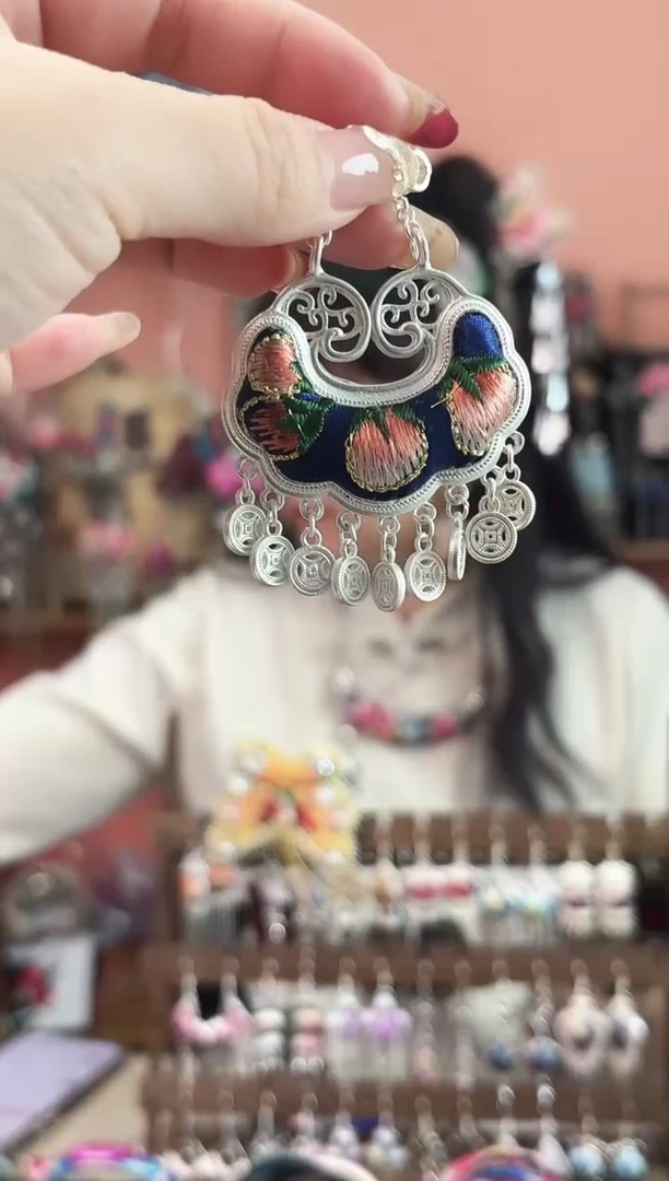 织绣艺枝独绣手工饰品22