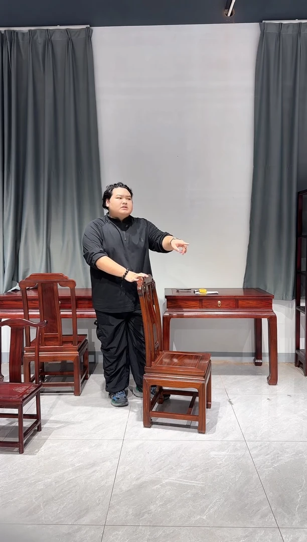 黑酸枝木类桌1张餐椅