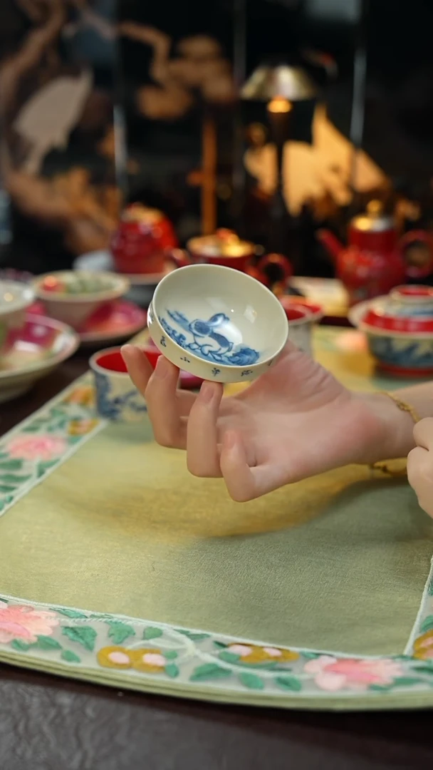 雨香斋景德镇手工手绘兔子普洱杯