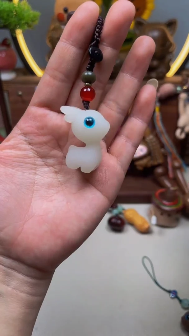 檀香木夜光小鹿挂件