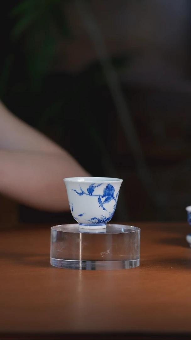 青花单翠闻香杯