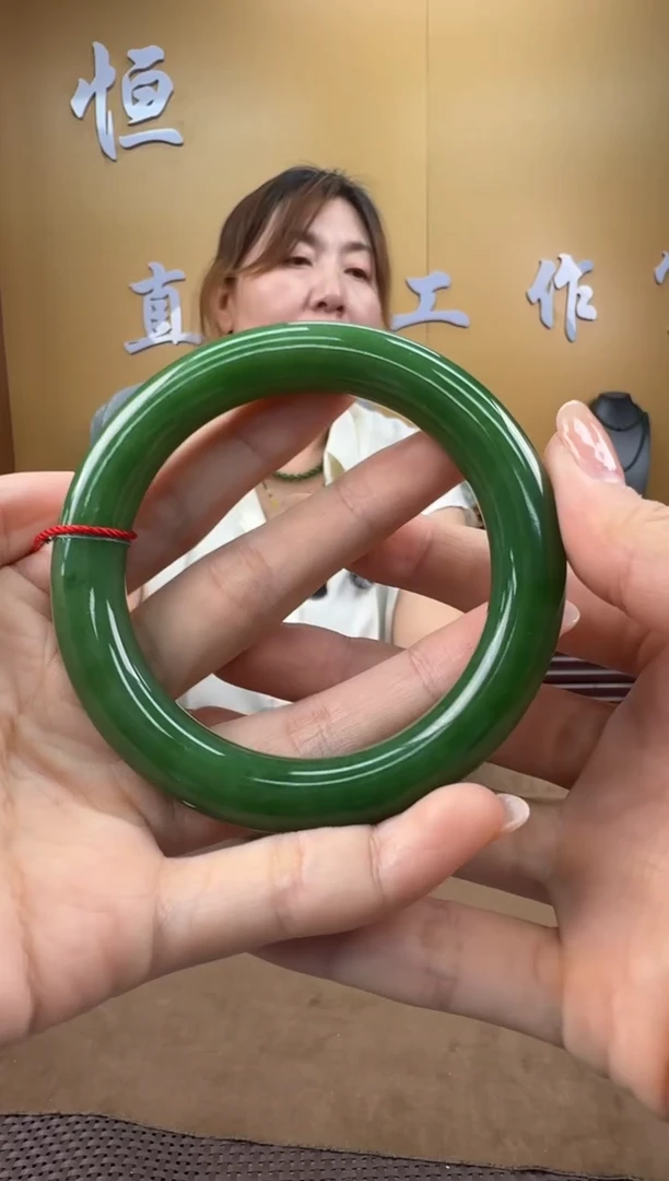 颈饰未镶嵌和田玉手镯60