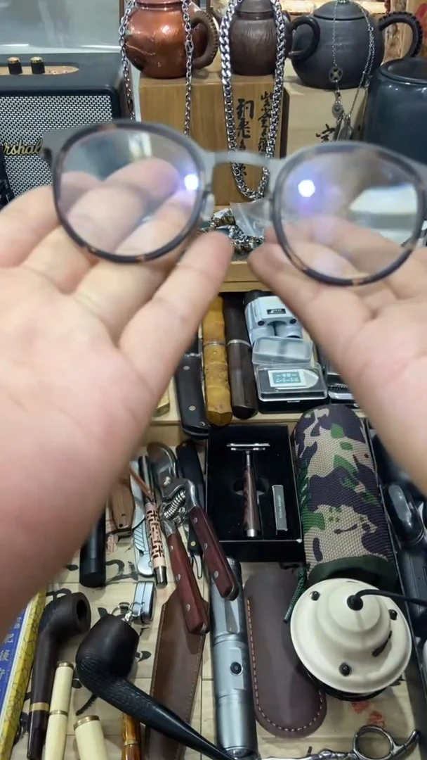 瓷片闪购商品  如图所示