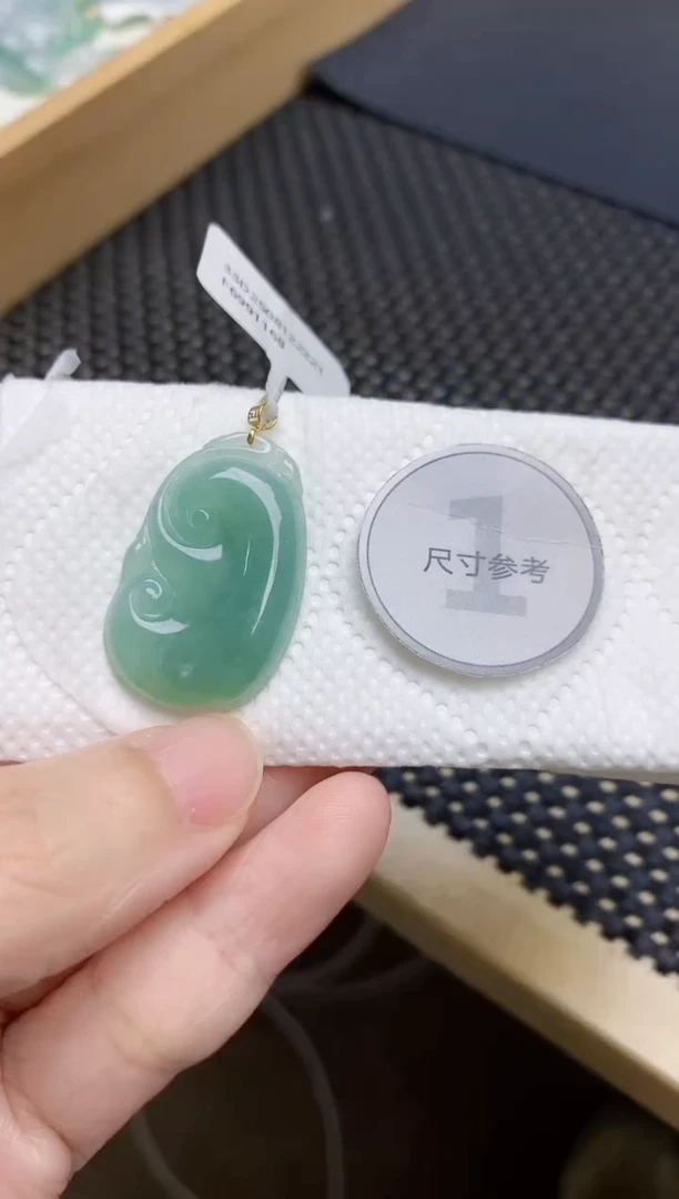 颈饰18K金镶嵌翡翠天然缅甸A货翡翠
