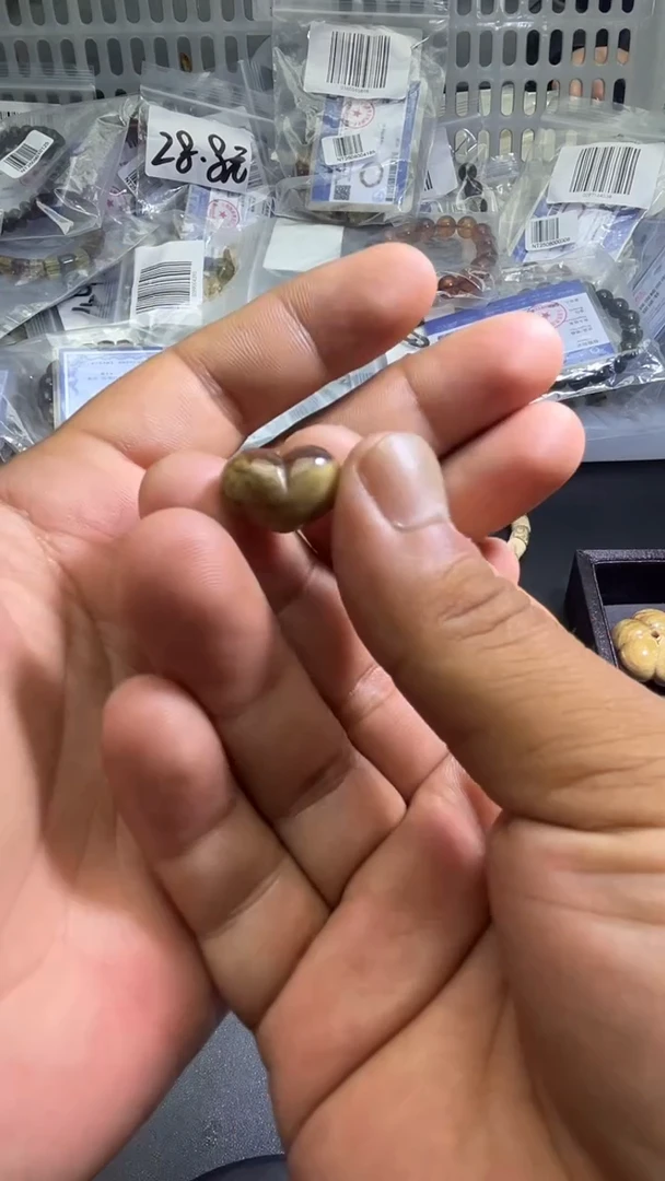 裸石琥珀未镶嵌45