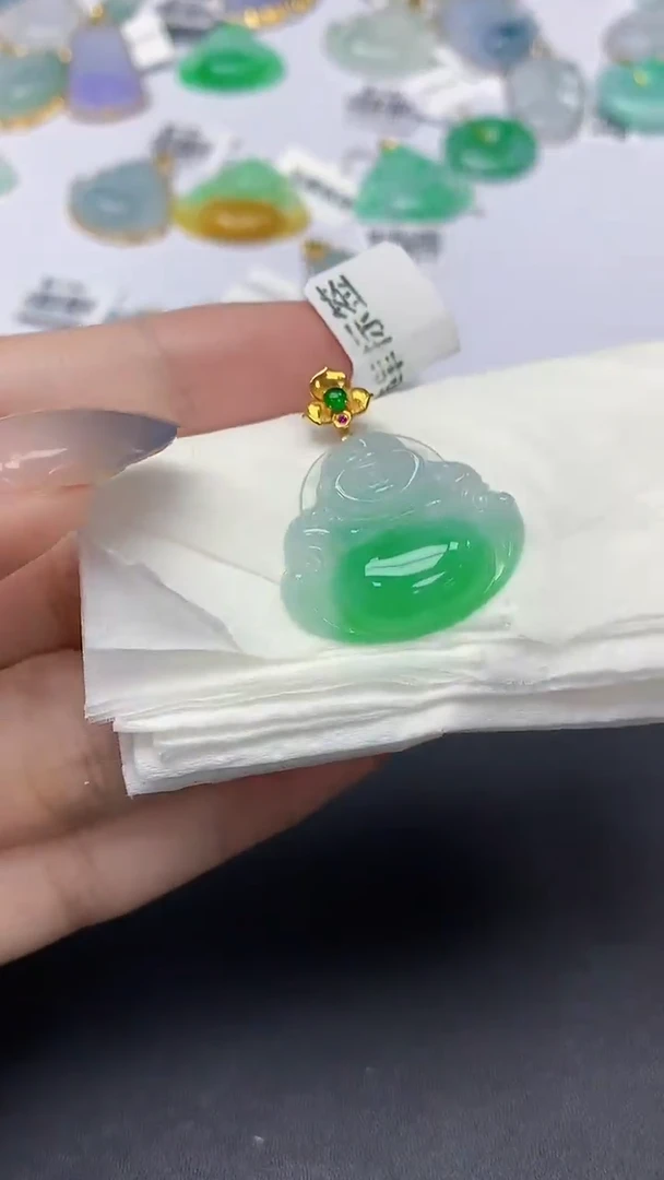 翡翠18K金镶嵌颈饰天然缅甸a货翡翠