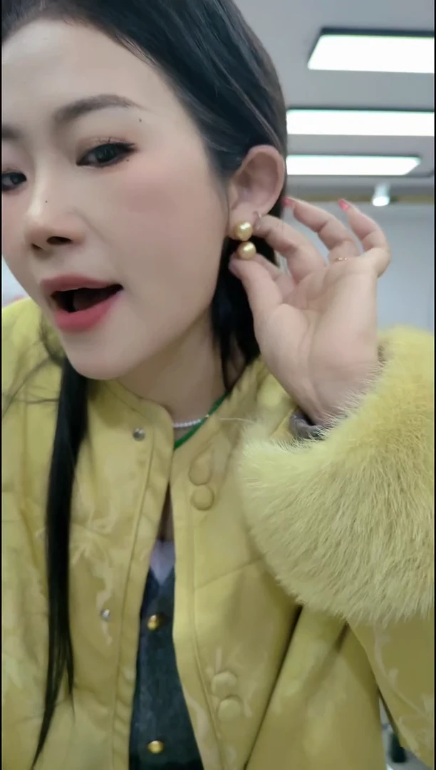 【闪购商品】淡水珍珠耳饰合金1329金色耳钉