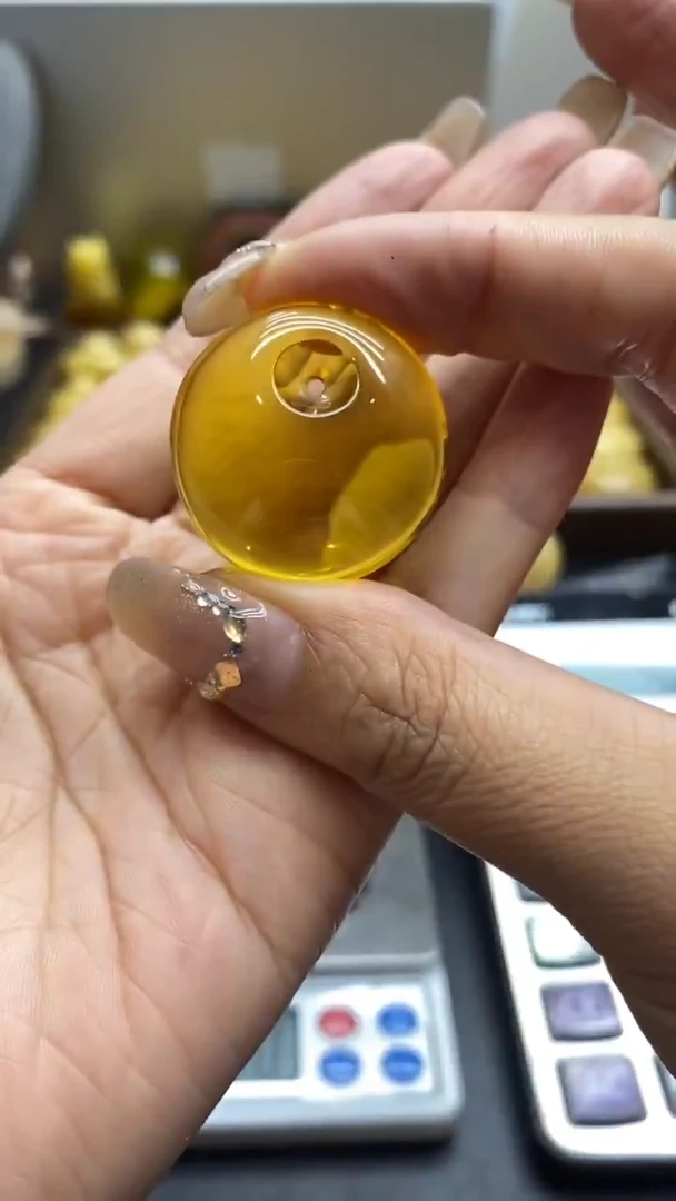 琥珀未镶嵌珠宝奇石2752