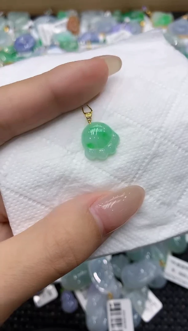 翡翠18K金镶嵌颈饰111111111111