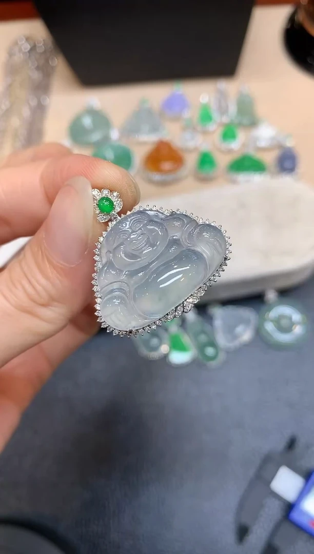 翡翠18K金镶嵌颈饰佛公【无服务费