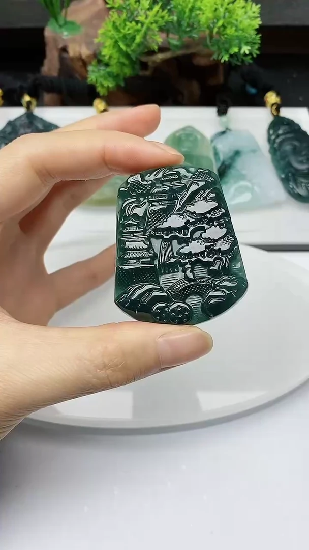 【闪购商品】翡翠颈饰未镶嵌