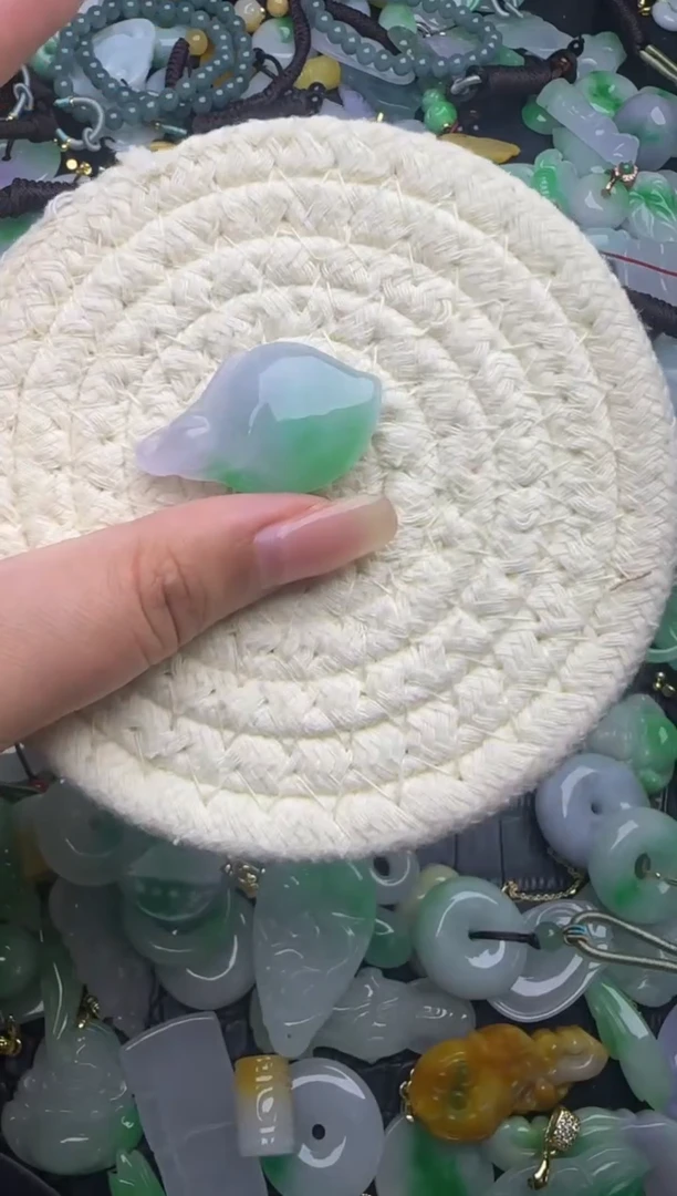 翡翠未镶嵌颈饰天然缅甸翡翠吊坠