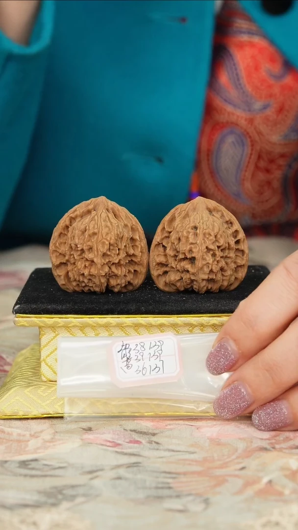 【闪购商品】文玩核桃把件原产地南将石