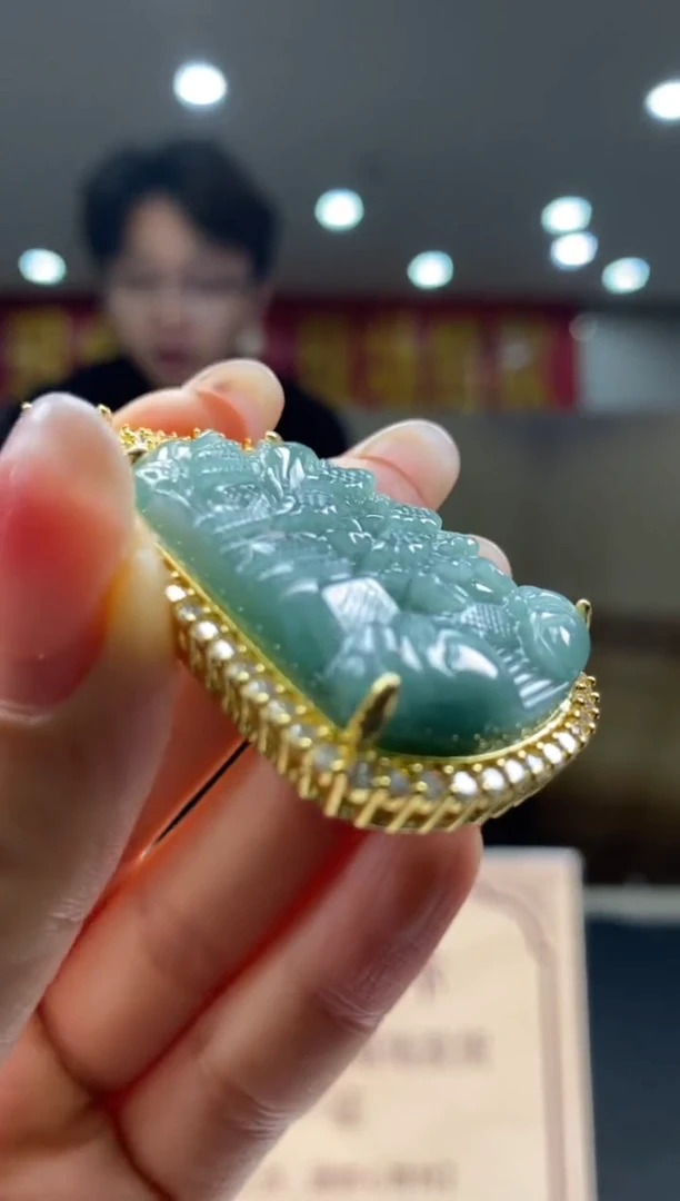 【闪购商品】翡翠颈饰未镶嵌********9