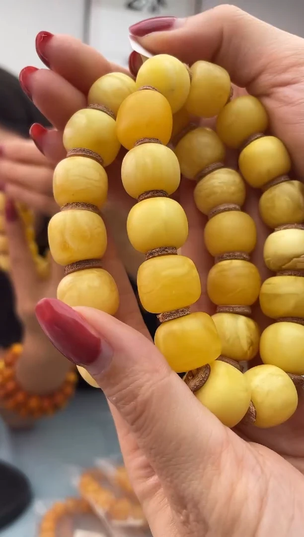 未镶嵌蜜蜡珠宝奇石假一罚十，031.15微瑕多样性发一件