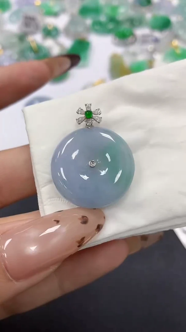 颈饰18K金镶嵌翡翠a货假一赔三支持复检百元上9元证书费自理