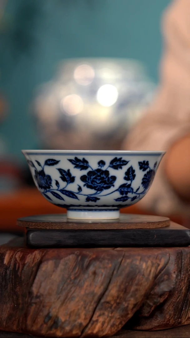 且斋慕明缠枝四季花宫碗