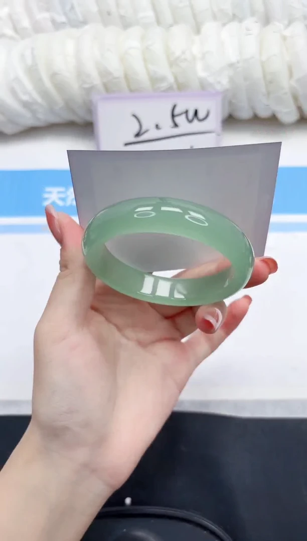 未镶嵌手镯石英质玉171-56-仪式感