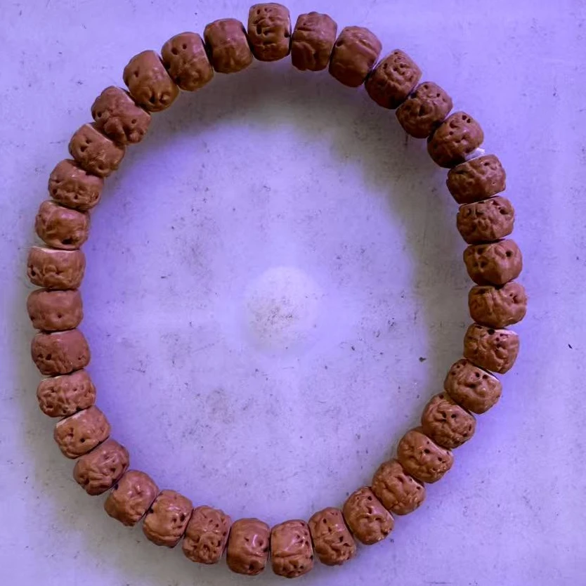 （编号354）滴血莲花菩提{代拍链接}